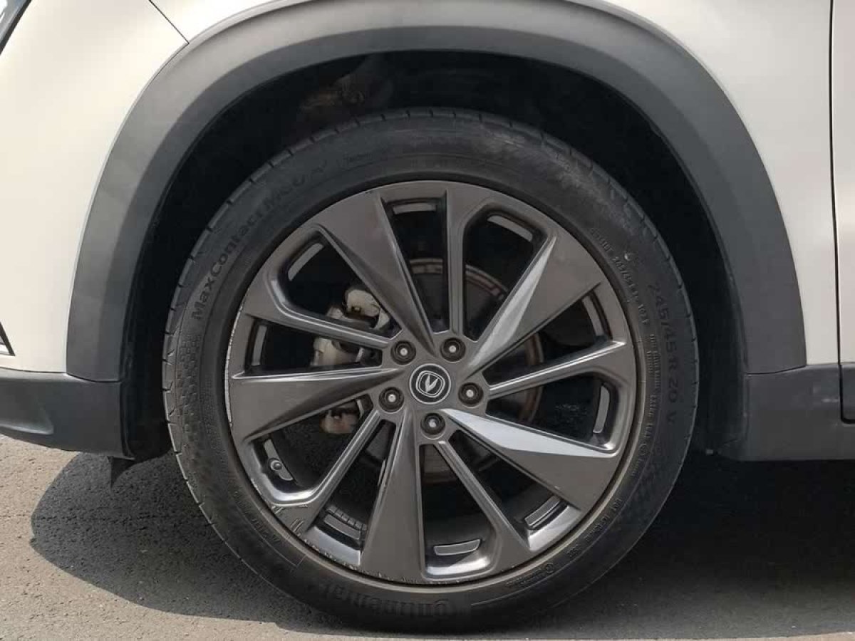 長(zhǎng)安 UNI-T  2020款 1.5T 尊貴型圖片