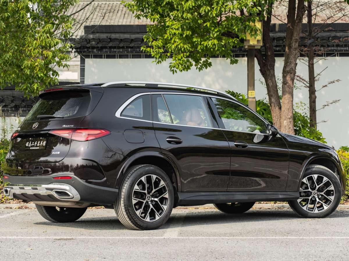 2023年4月奔馳 奔馳GLC  2023款 GLC 260 L 4MATIC 豪華型 5座