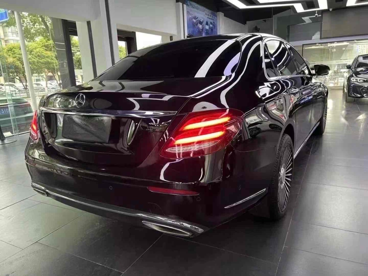 2019年7月奔驰 奔驰E级  2019款 改款 E 300 L 时尚型