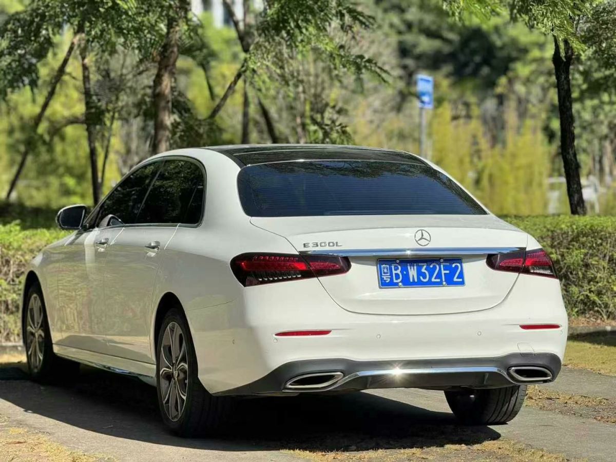 奔馳 奔馳E級(jí)  2022款 E 300 L 豪華型圖片