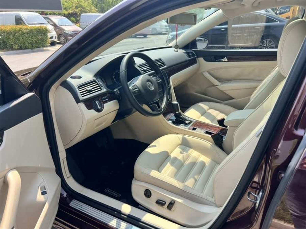 大眾 帕薩特  2013款 1.8TSI DSG御尊版圖片