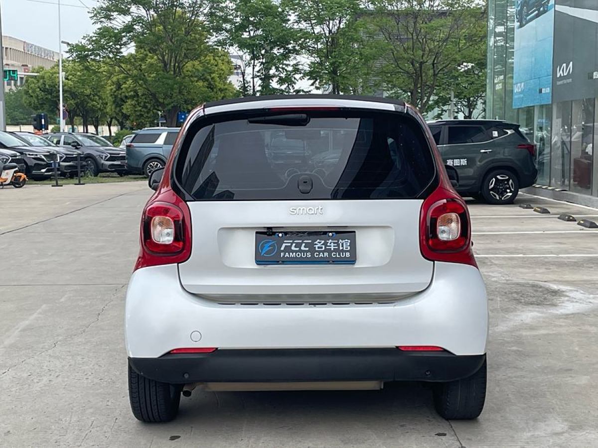 smart fortwo  2015款 1.0L 52千瓦硬頂靈動(dòng)版圖片