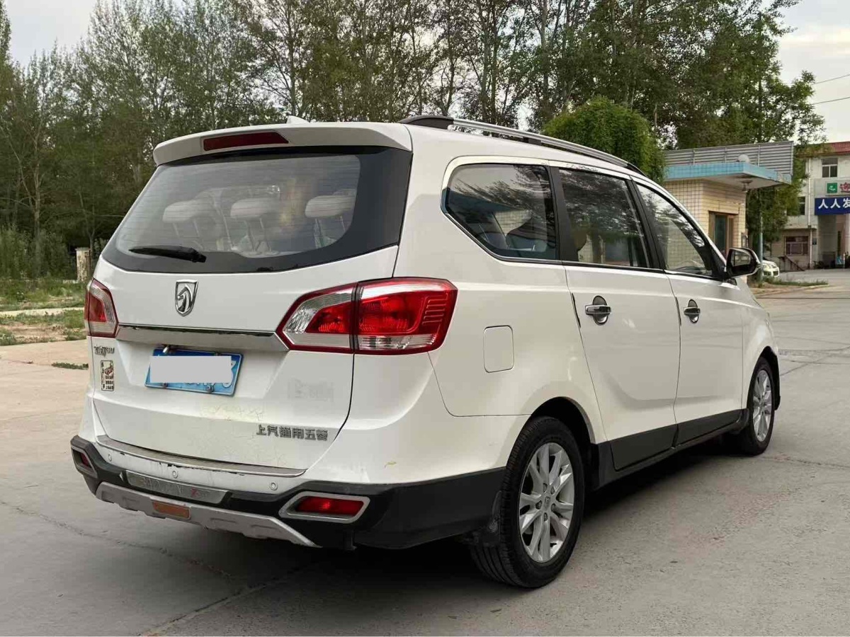 寶駿 730  2014款 1.5L 手動豪華型 7座圖片