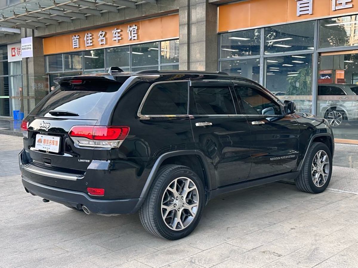 Jeep 大切諾基  2020款 3.0L 精英導(dǎo)航版圖片