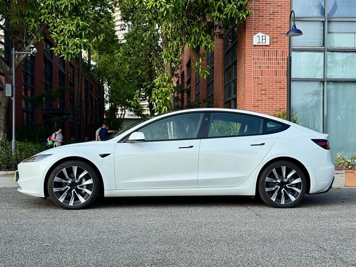 2024年5月特斯拉 Model 3  2023款 長續(xù)航全輪驅(qū)動(dòng)版