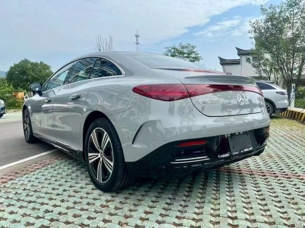 奔馳 奔馳EQE SUV  2023款 350 4MATIC 豪華版圖片