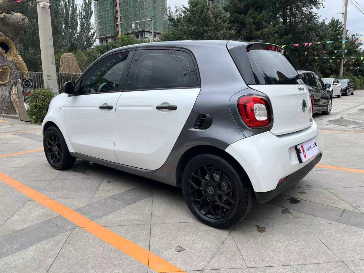 smart forfour  2016款 1.0L 52千瓦靈動版圖片