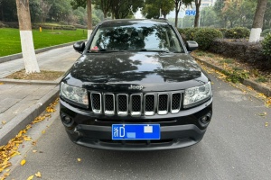 指南者 Jeep 2.0L 兩驅(qū)運(yùn)動(dòng)版