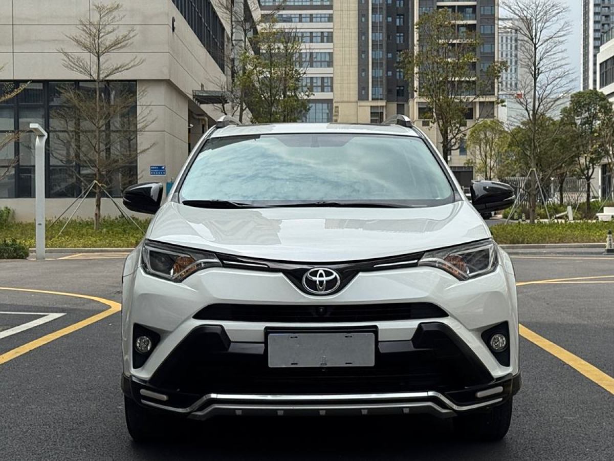 豐田 RAV4榮放  2018款 2.0L CVT兩驅(qū)風(fēng)尚X版圖片