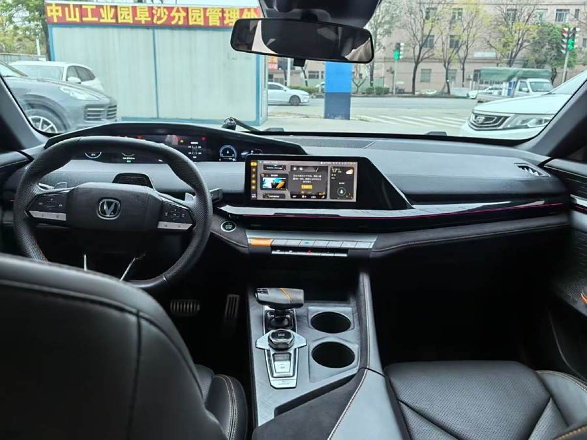 長安 長安UNI-V  2022款 1.5T 智慧領(lǐng)航型圖片