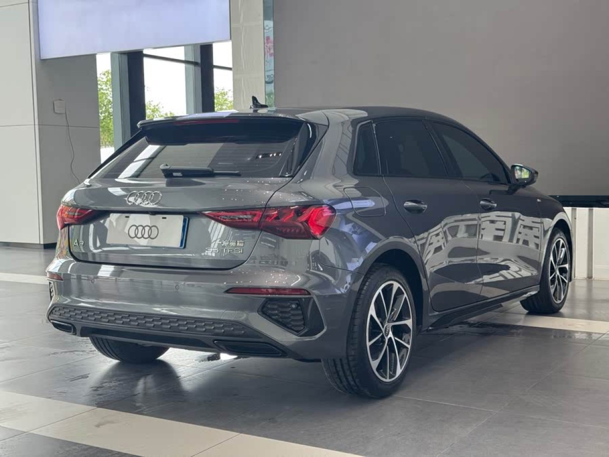 奧迪 奧迪A3  2021款 Sportback 35 TFSI 進(jìn)取運(yùn)動型圖片