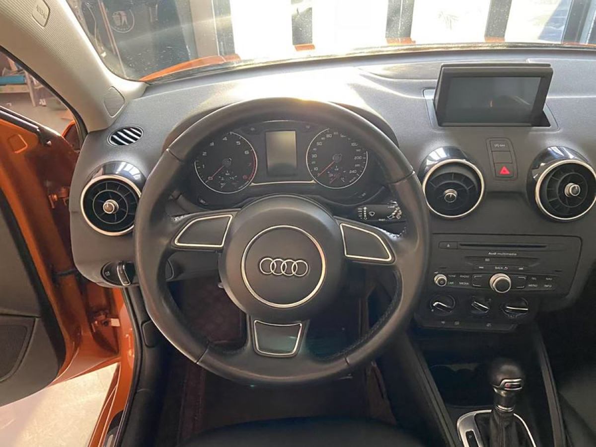 奧迪 奧迪A1  2014款 30 TFSI Sportback技術(shù)型圖片