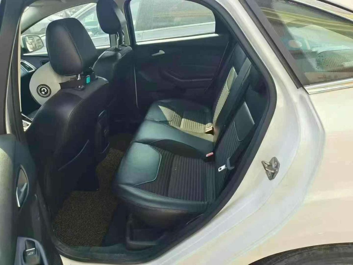 福特 ?？怂? 2015款 三廂 EcoBoost 180 自動(dòng)精英型圖片
