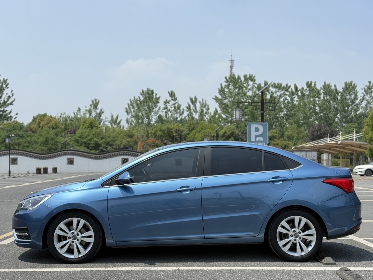 奇瑞 艾瑞澤5  2016款 1.5L CVT領(lǐng)銳版圖片
