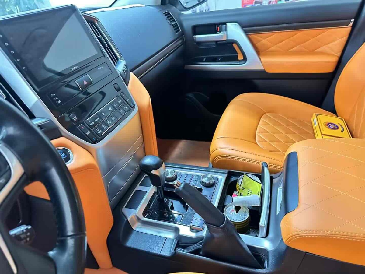 豐田 蘭德酷路澤  2018款 5.7L VX-R 12氣 底升(中東版)圖片