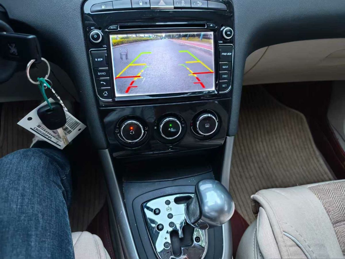 標(biāo)致 408  2013款 2.0L 自動尊貴版圖片