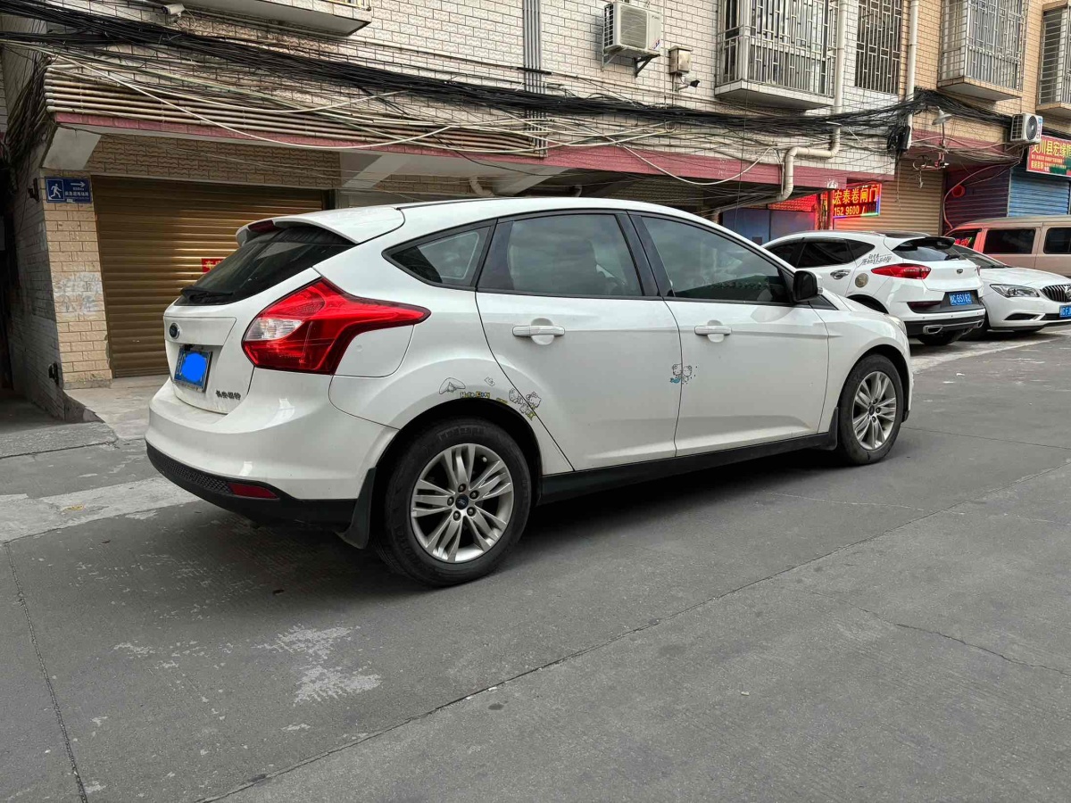 福特 ?？怂? 2012款 兩廂 1.6L 手動舒適型圖片