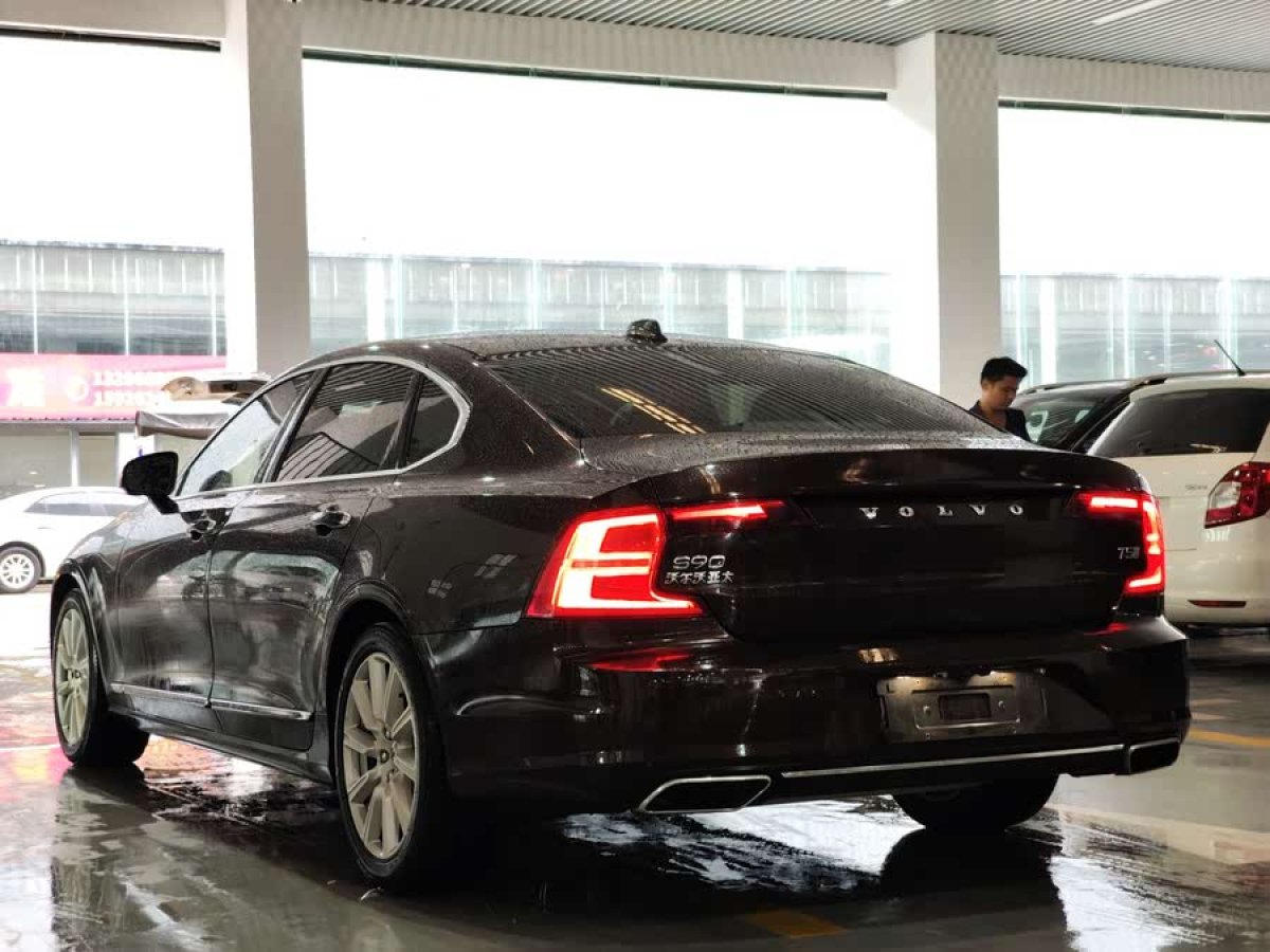 沃爾沃 S90  2020款 改款 T5 智逸豪華版圖片