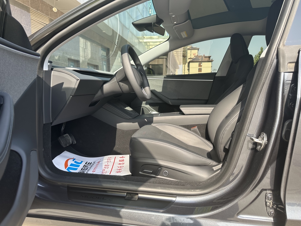 特斯拉 Model 3  2023款 煥新版 后輪驅(qū)動(dòng)圖片