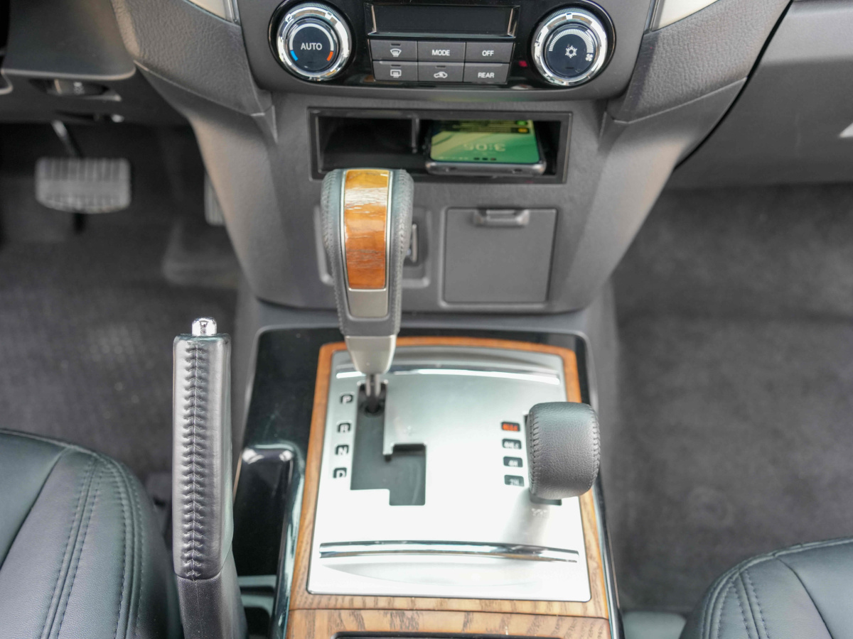 2020年1月三菱 帕杰罗  2019款 3.0L 自动舒适版