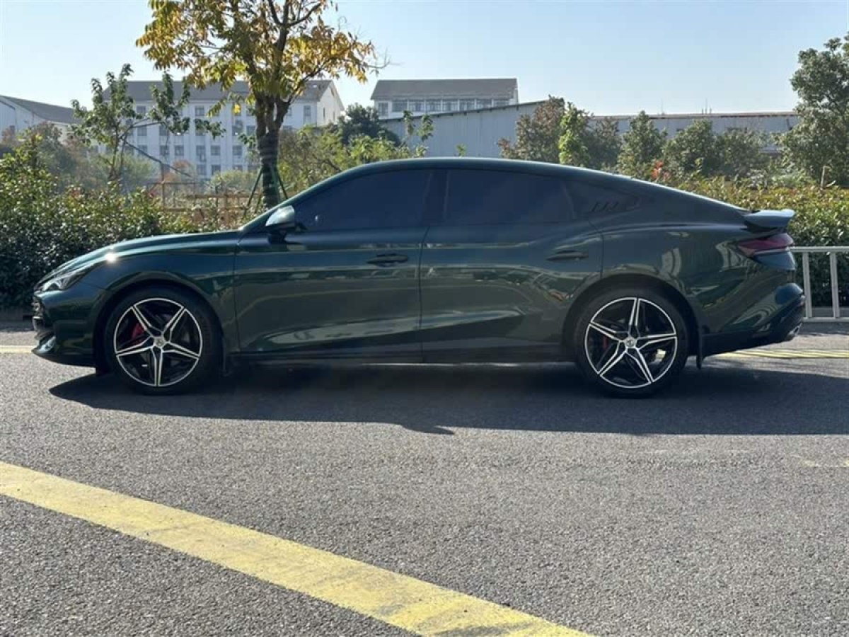 名爵 名爵7  2023款 2.0T 自動Trophy+激擎耀世版圖片