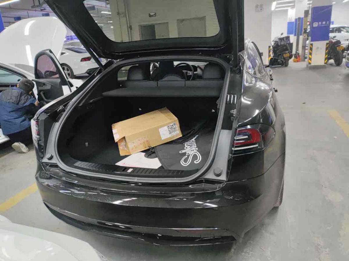 特斯拉 Model S  2023款 雙電機(jī)全輪驅(qū)動(dòng)版圖片