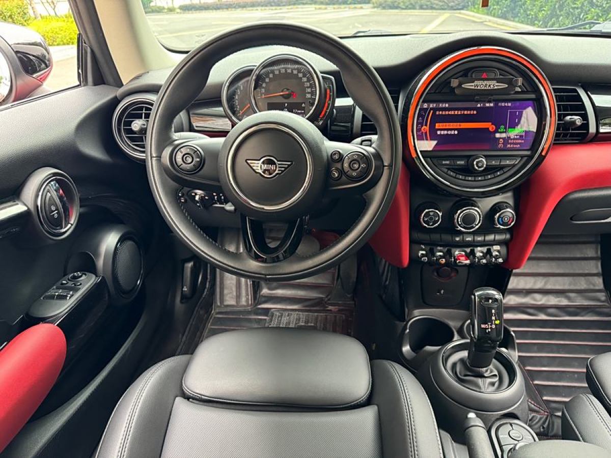 MINI COUNTRYMAN  2018款 1.5T COOPER 經(jīng)典派圖片