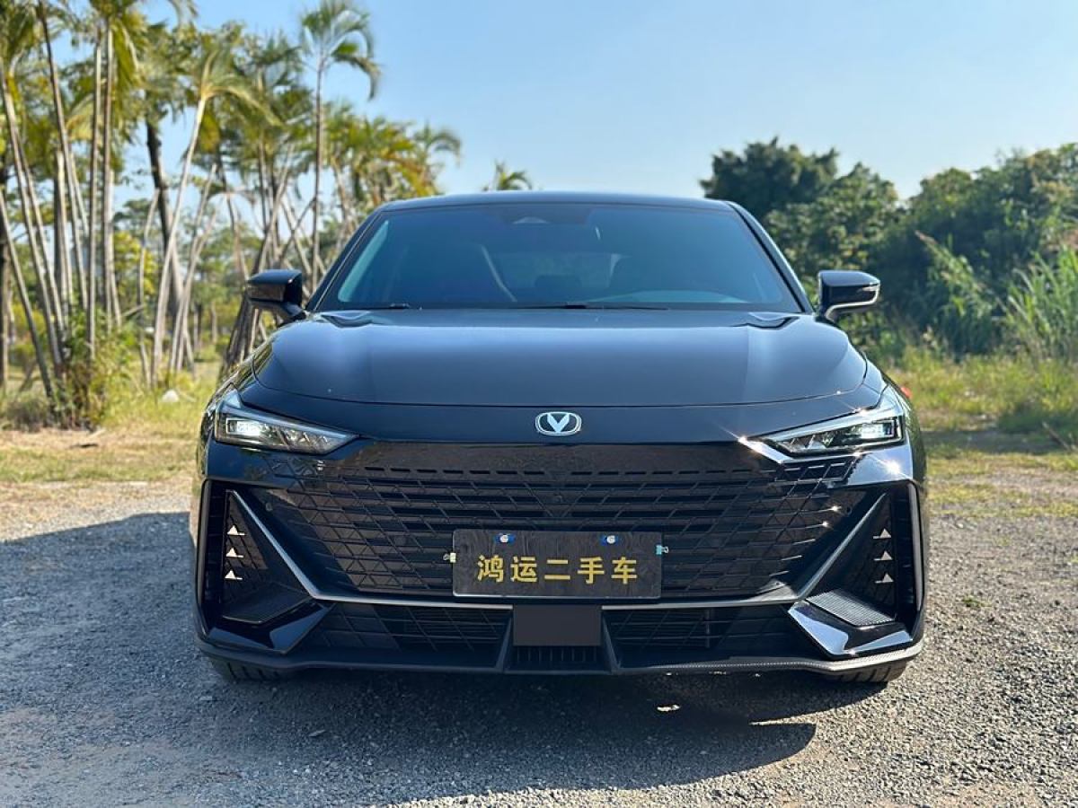 長(zhǎng)安 長(zhǎng)安UNI-V  2023款 1.5T 尊貴型圖片