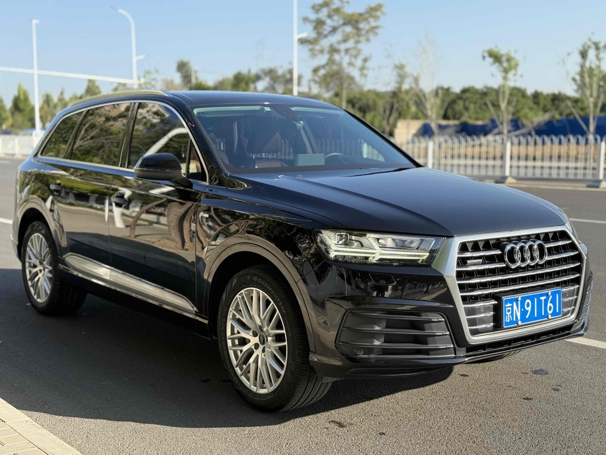 2019年10月奧迪 奧迪Q7  2019款 55 TFSI S line運(yùn)動(dòng)型