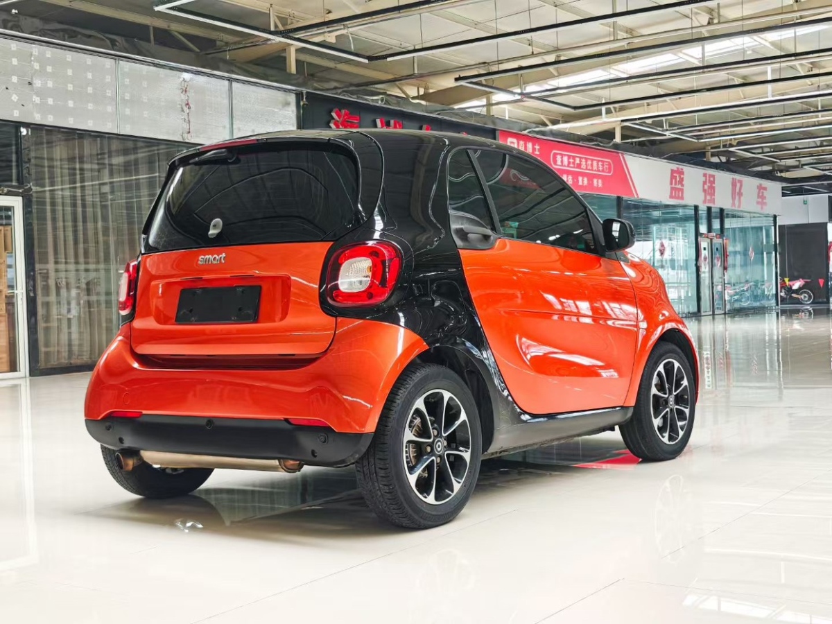 2016年03月smart fortwo  2015款 1.0L 52千瓦硬頂激情版