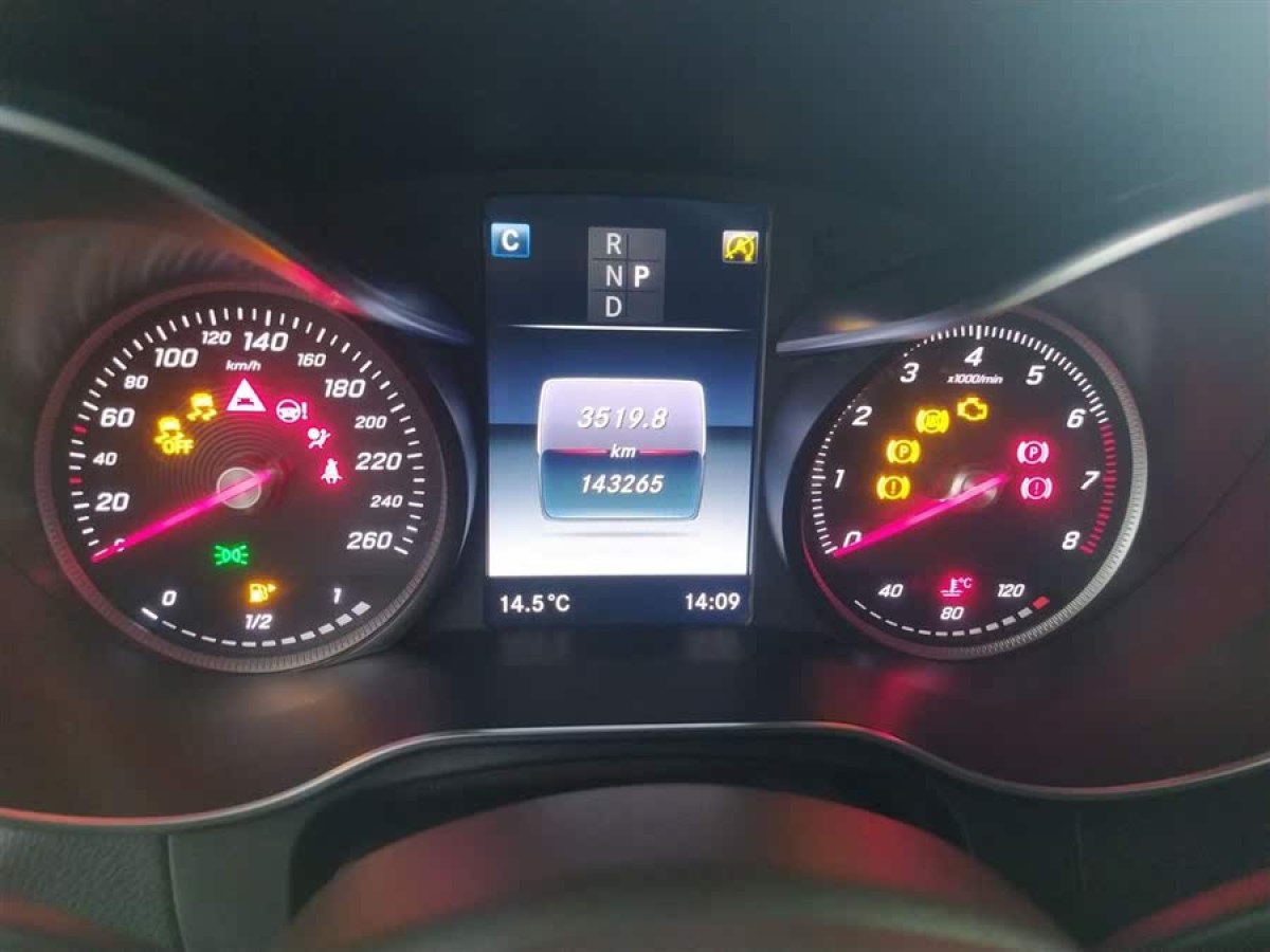 奔馳 奔馳GLC  2017款 GLC 260 4MATIC 動感型圖片