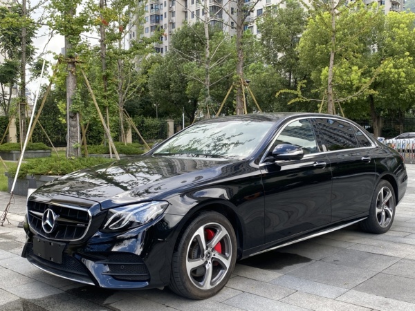 奔驰 奔驰E级  2019款 E 300 L 运动豪华型