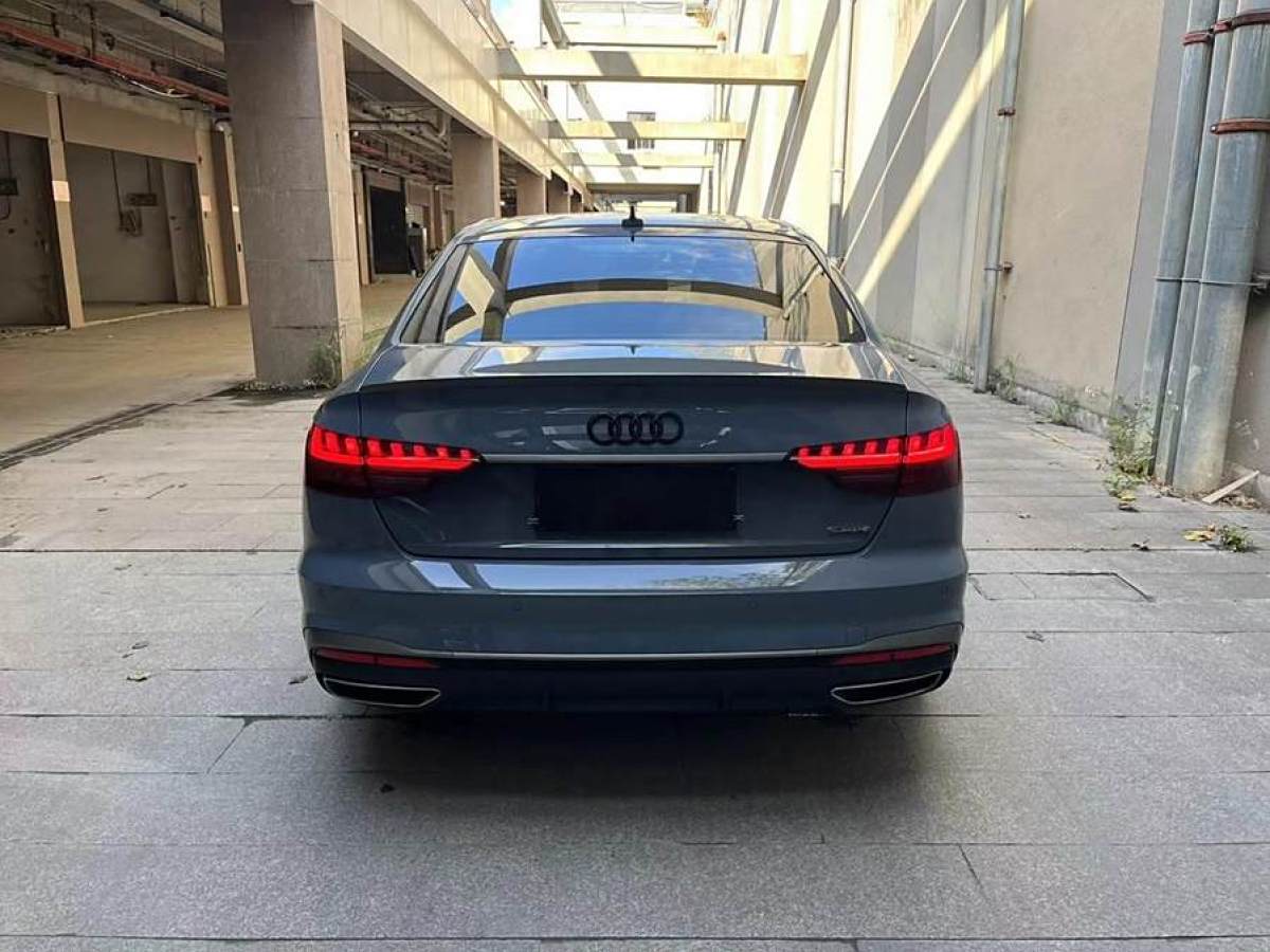 奧迪 奧迪A4L  2022款 40 TFSI quattro RS套件燃速型圖片