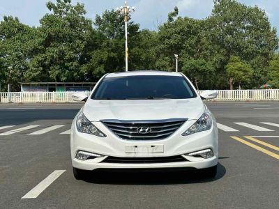 2013年6月 现代 索纳塔 2.0L 自动顶级版图片