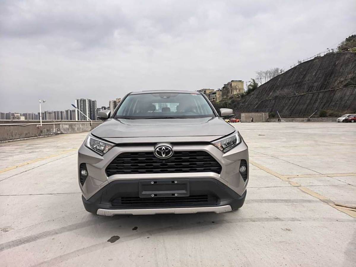 豐田 RAV4榮放  2021款 2.0L CVT兩驅(qū)風(fēng)尚版圖片