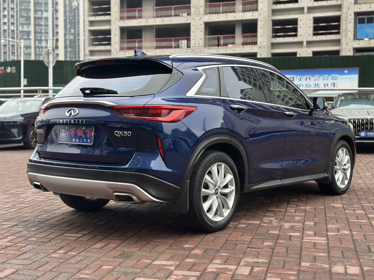 英菲尼迪 QX50  2018款 QX50 2.0T CVT兩驅(qū)時(shí)尚版圖片