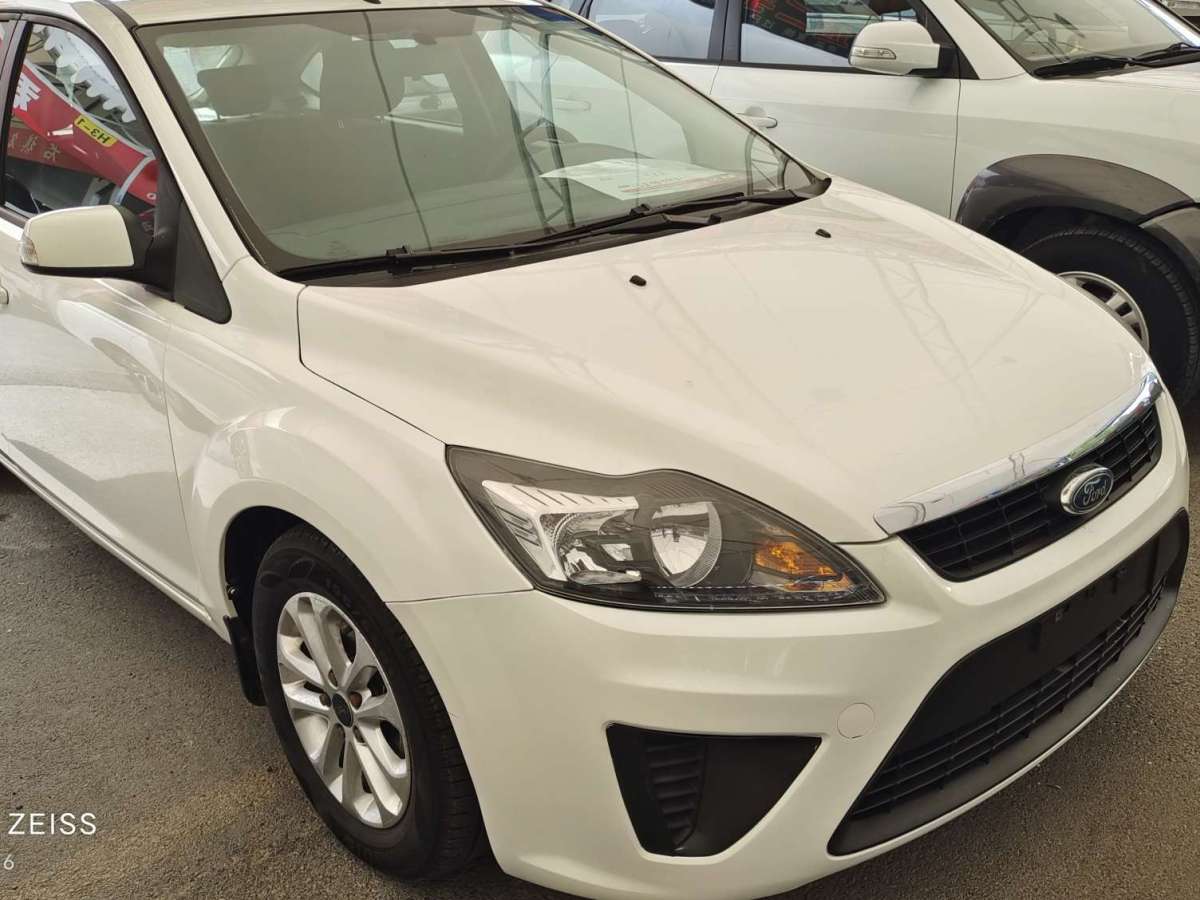 福特 ?？怂? 2012款 兩廂經(jīng)典 1.8L 自動基本型圖片