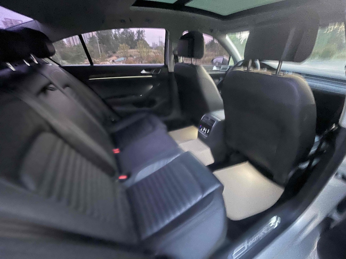 大眾 邁騰  2018款 改款 330TSI DSG 豪華型圖片