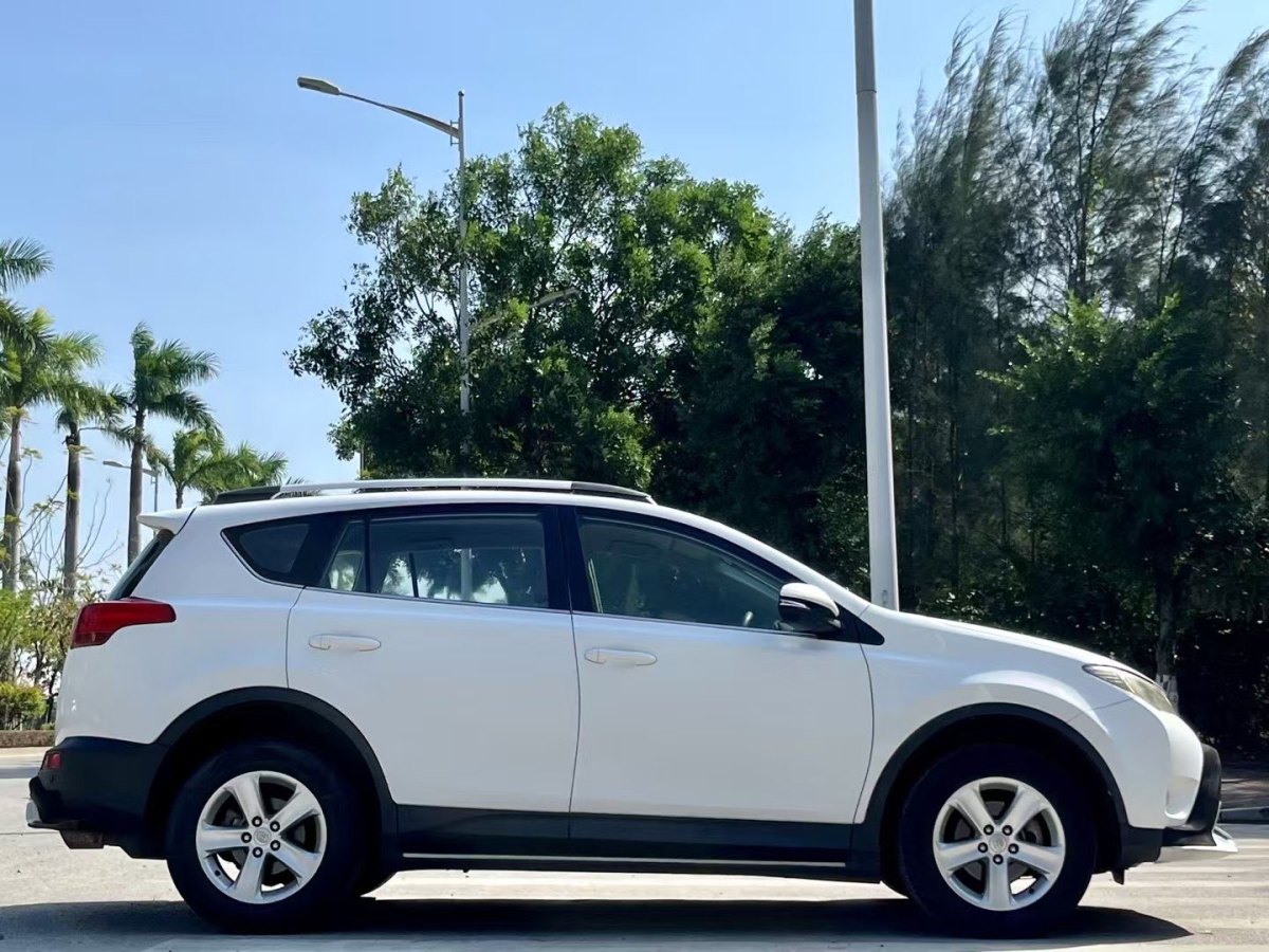 2014年10月豐田 RAV4  2018款 榮放 2.0L CVT兩驅(qū)都市版