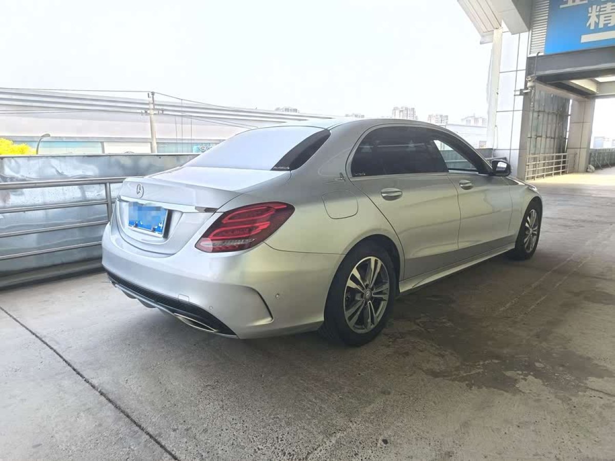 奔馳 奔馳C級(jí)  2016款 C 200 L 運(yùn)動(dòng)型圖片
