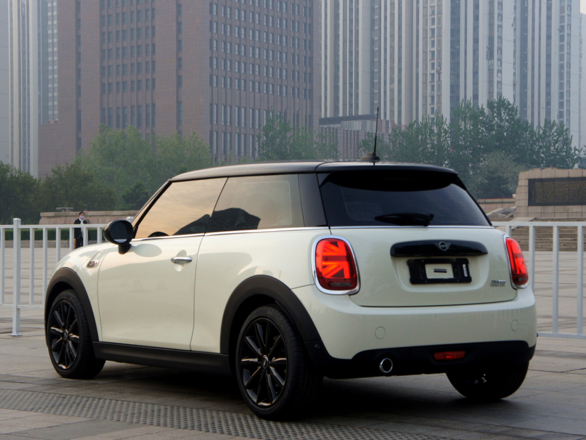 MINI MINI  2020款 1.5T COOPER 藝術(shù)家圖片