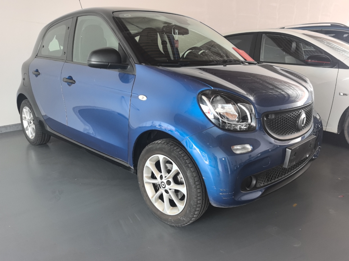 smart forfour  2018款 1.0L 52千瓦靈動(dòng)版圖片