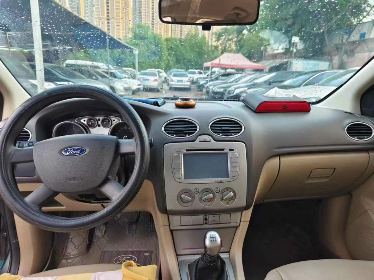 福特 福克斯  2013款 2.0T ST 標(biāo)準(zhǔn)版圖片
