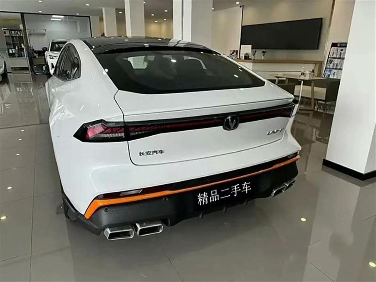 長安 長安UNI-V  2023款 1.5T 尊享型圖片