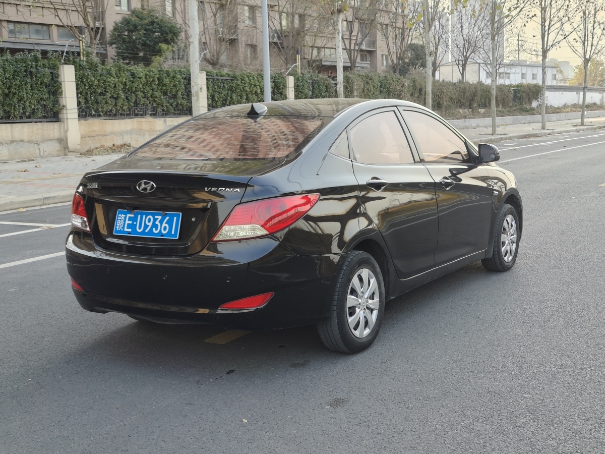 現(xiàn)代 瑞納  2011款 兩廂 1.4L 手動標準型GL圖片