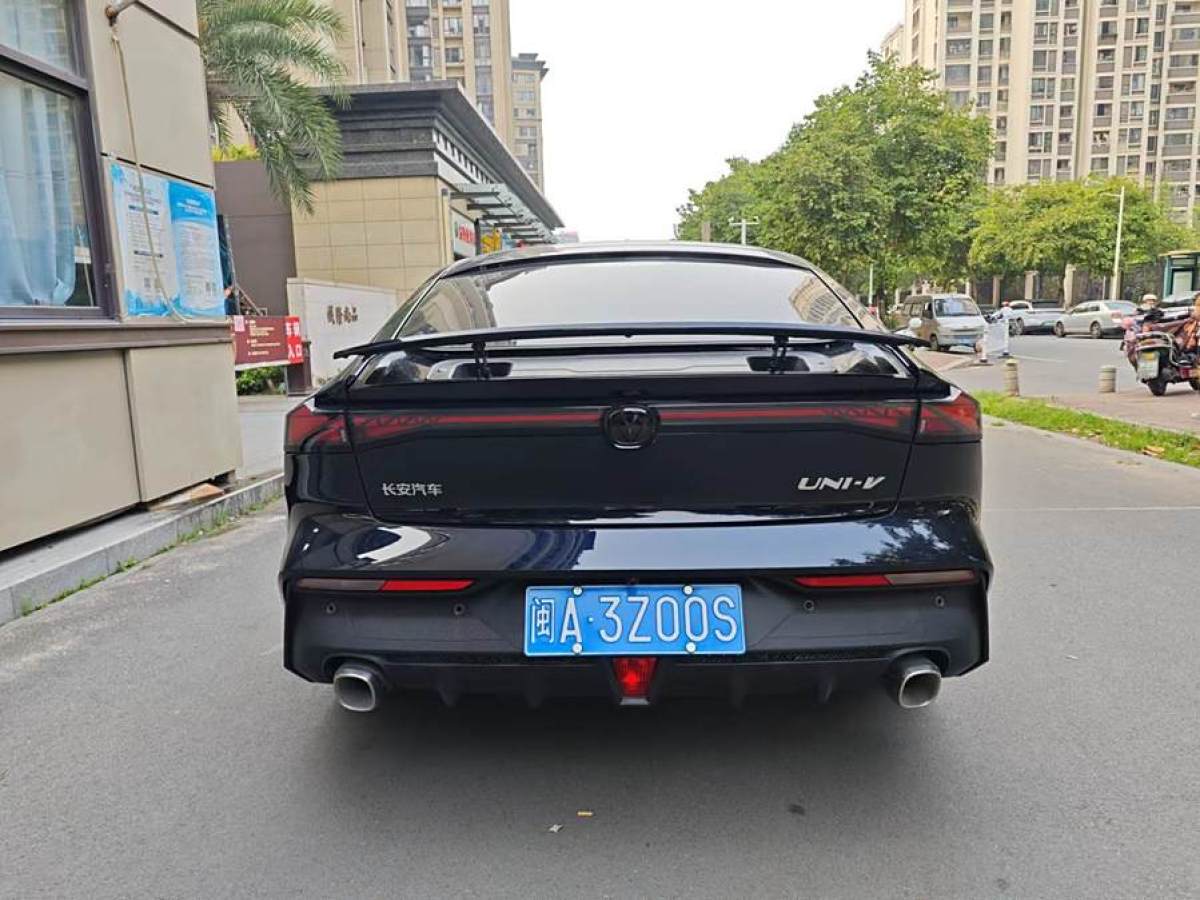 長(zhǎng)安 長(zhǎng)安UNI-V  2023款 1.5T 尊貴型圖片