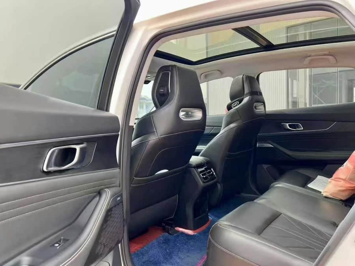 長(zhǎng)安 長(zhǎng)安UNI-K  2023款 2.0T 兩驅(qū)悅享型圖片