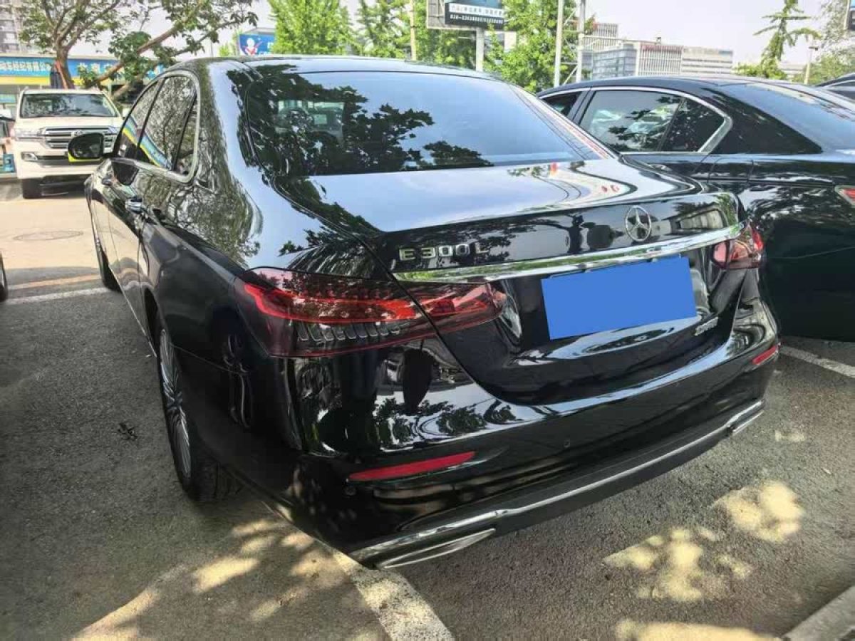 奔馳 奔馳E級(jí)  2022款 改款 E 300 L 豪華型圖片