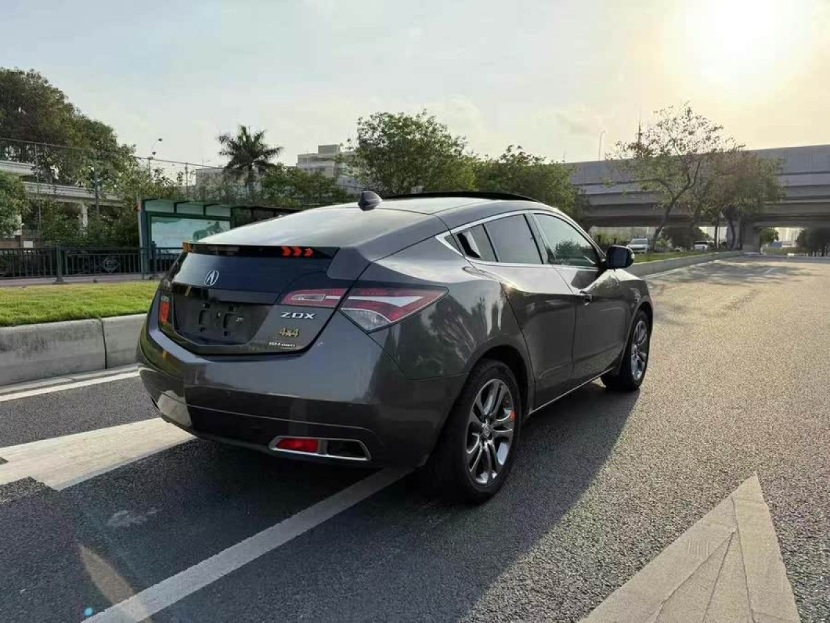 謳歌 ZDX  2012款 3.7 標(biāo)準(zhǔn)版圖片