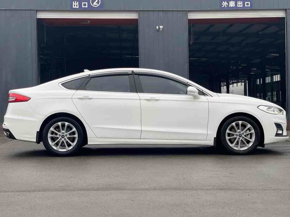 福特 蒙迪歐  2020款 EcoBoost 180 時(shí)尚型圖片